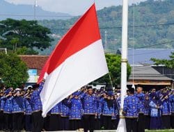 Pj Bupati Sumedang Berikan Sejumlah Penghargaan dan Santunan di Upacara HUT Korpri ke-53