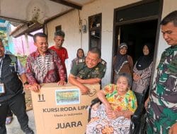 Berkah Hari Juang TNI, Dua Warga Manula di Pamulihan Dapat Kursi Roda