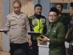 Prajurit TNI Dari Koramil 1004/ Tanjungsari Gelar “Serbuan Sahur” di Mesjid Besar Tanjungsari