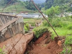 Kapolres Sumedang Laporkan Kondisi Jalur Tol Cisumdawu KM 177 Terancam Akibat Pergerakan Tanah Kepada Kapolda Jabar