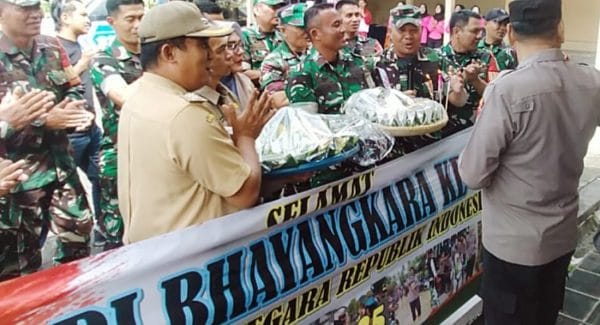 Bak Sebuah Aksi Demo, Danramil dan Camat Datangi Polsek Tanjungsari Sumedang