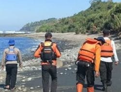 Tim SAR Gabungan Hentikan Pencarian Dua Mahasiswa IKOPIN di Pantai Puncak Guha Bungbulang Garut