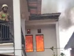 Jalan Sempit Menjadi Hambatan Damkar Padamkan Api di Kawasan Padat Penduduk di Tanjungsari Sumedang