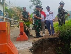 Pastikan Langkah Tanggap Darurat, Dandim 0610/ Sumedang Tinjau Jalan Gudang-Cijambu yang Nyaris Terputus