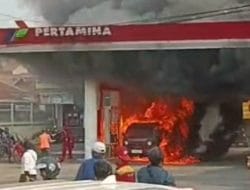 Carry Bueuk Tiba-tiba Meledak dan Terbakar, Kebakaran Hebat di SPBU Lembur Sawah, Leuwigajah Cimahi Tak Terelakkan