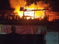 Warga Sempat Panik Saat Toko Sembako di Nagara Wangi Rancakalong Hangus Terbakar
