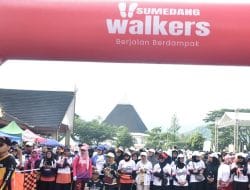 Rangkaian Hari Kesehatan Nasional ke-61 di Sumedang Meriah, Bupati Tandai Dengan Pelepasan Peserta Fun Walk