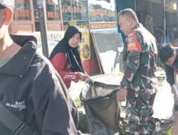 Koramil 1004 Tanjungsari Kerahkan Babinsa Pimpin Jumsih Warga Desa, Perang Melawan Sampah Plastik dan Bersihkan Gorong-Gorong