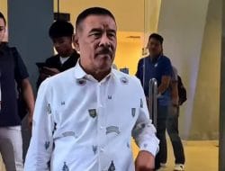 Serunya Bos Persib Umuh Muchtar Mancing Bareng Ratusan Warga Kiaracondong: “Sangkan Duduluran Beuki Raket!”