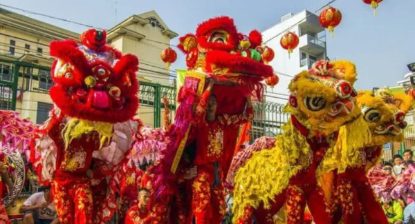 Suasana perayaan Imlek 2026 Shio Kuda Api yang penuh warna di Indonesia