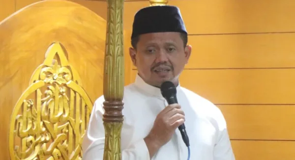 Bupati Sumedang Dony Ahmad Munir saat memberikan sambutan dalam acara Safari Ramadan 2026