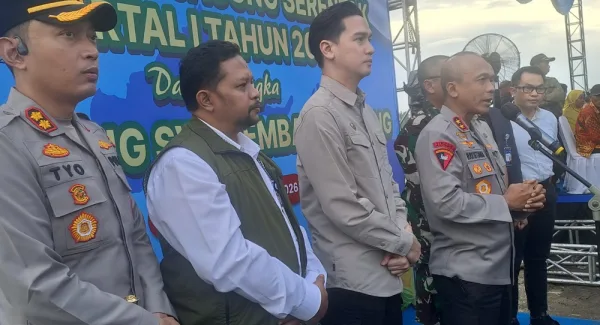 Kapolda Jabar, Irjen pol Rudi Setiawan didampingi Forkopimda Sumedang saat memberikan keterangan resmi Penanaman Jagung Serentak Kuartal I Tahun 2026