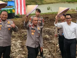 Dukung Swasembada Pangan 2026, Kapolda Jabar Pimpin Tanam Jagung Serentak di Sumedang