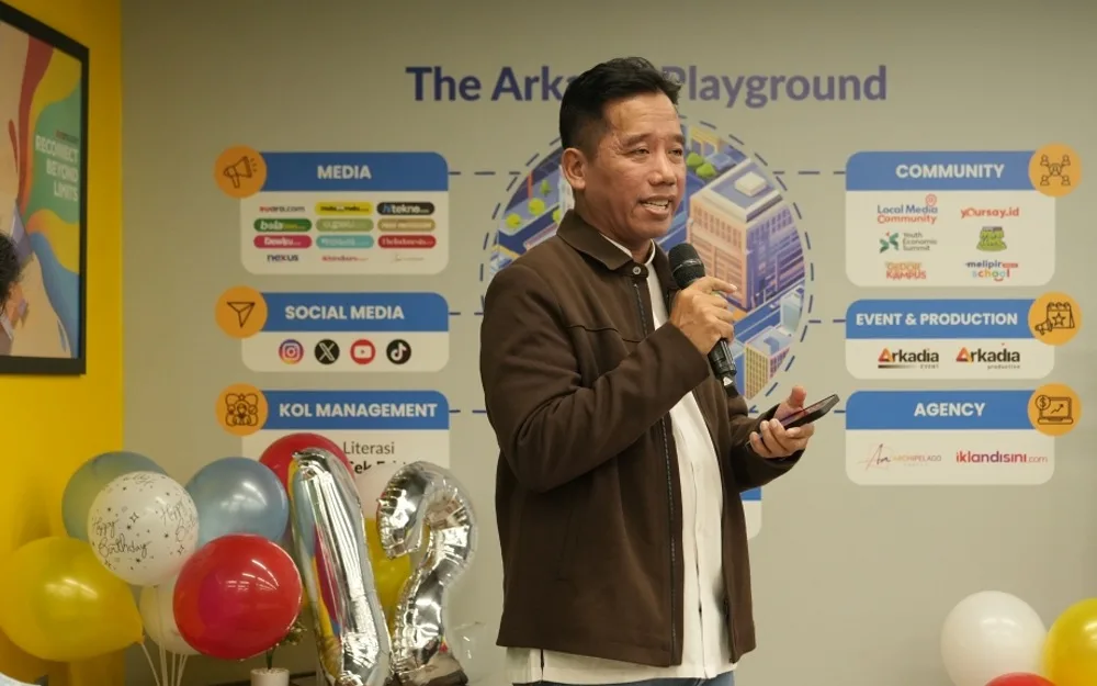 Pemimpin Redaksi Suara.com, Suwarjono saat menyampaikan peluncuran Aura Research oleh Arkadia Digital Media Suara.com dalam perayaan Hari Ulang Tahun ke-12 di Jakarta