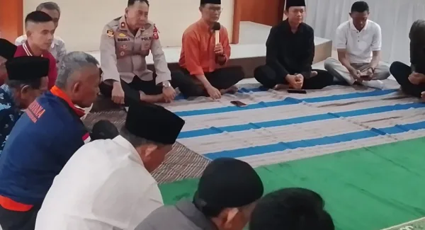 Sejumlah pesan jelang musim libur lebaran 2026 disampaikan Camat Tanjungsari, Agus Beni Triadhie dan Kapolsek Tanjungsari, Kompol Nanang Supiryanto dalam Buka Bersama Forkopimcam pada Jumat (13/3/2026)