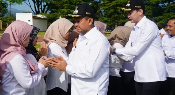 Bupati-Sumedang-Pimpin-Apel-Gabungan-ASN-2026