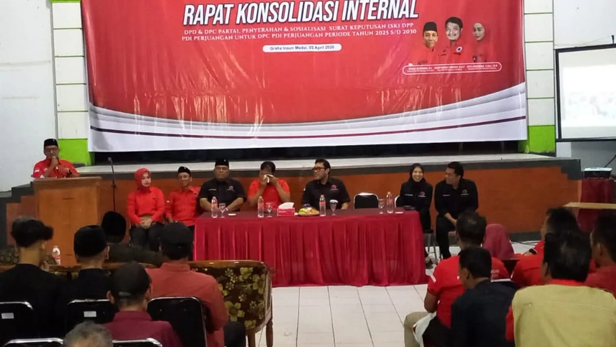 DPD PDI Perjuangan menggelar Pendidikan Politik dan Rapat Konsolidasi Internal di Graha Insun Medal, Sumedang, Jumat (3/4/2026)