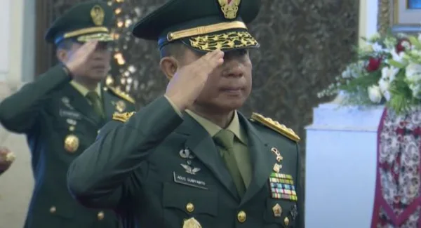 Panglima TNI, Jenderal Agus Subianto menjadi Inspektur Upacara Pemakaman Militer di TMP Cikutra Bandung
