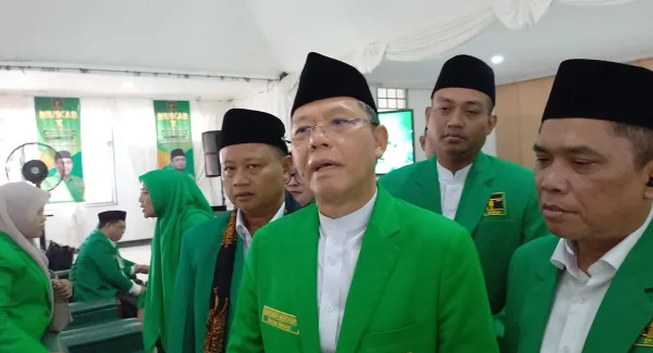 Ketua Umum DPP PPP H. Muhamad Mardiono didampingi Ketua DPW PPP Jawa Barat, Uu Ruzhanul Ulum saat menghadiri Musda X DPC PPP Kabupaten Sumedang di Islamic Center (5/4/2026)