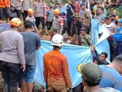Dramatis! Tim Gabungan Temukan Korban Longsor Sumedang Setelah 20 Jam Tertimbun