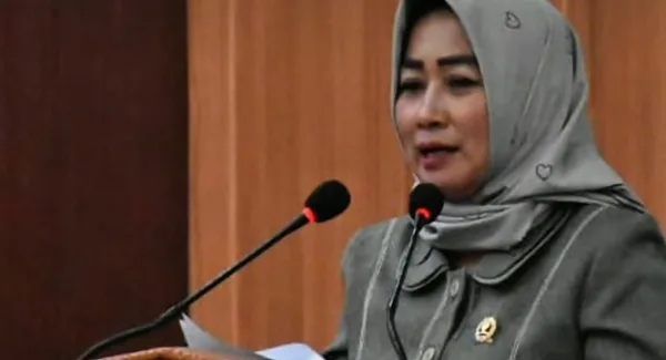 Sonia-Sugian-Anggota-DPRD-Sumedang-Interupsi-Rapat-Paripurna