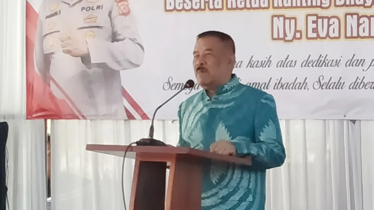 Umuh Muchtar memberikan sambutan di Mapolsek Tanjungsari Sumedang pada Selasa (28/4/2026)