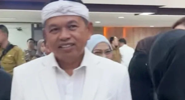 Gubernur Jawa Barat Dedi Mulyadi KDM memberikan keterangan pers usai Rapat Paripurna DPRD Jabar pada Senin (11/5/2026)