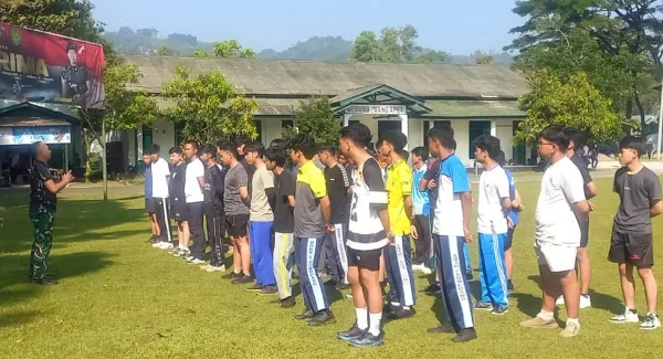 Seleksi kesamaptaan calon tenaga kerja Jepang di Kodim 0610 Sumedang.