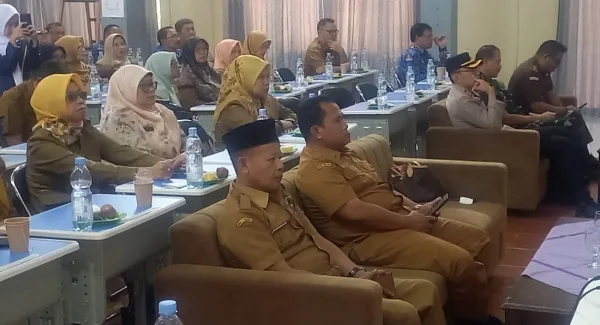 Jajaran Forkopimda Sumedang mengikuti Sosialisasi SPMB Sekolah Maung di SMAN 1 Sumedang pada Senin (18/5/2026)