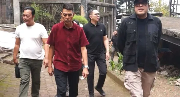 Ketua DPRD Provinsi Jawa Barat, Ono Surono meninjau langsung kondisi Bandung Zoo terkini pada Kamis (21/5/2026)