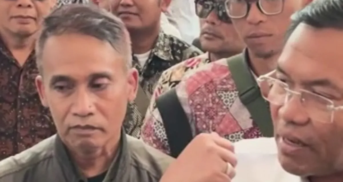 Wakil Ketua BGN, Sony Sonjaya saat menerima perwakilan pemilik dapur MBG yang tertipu oleh yayasan yang mengaku salah satu mitra BGN