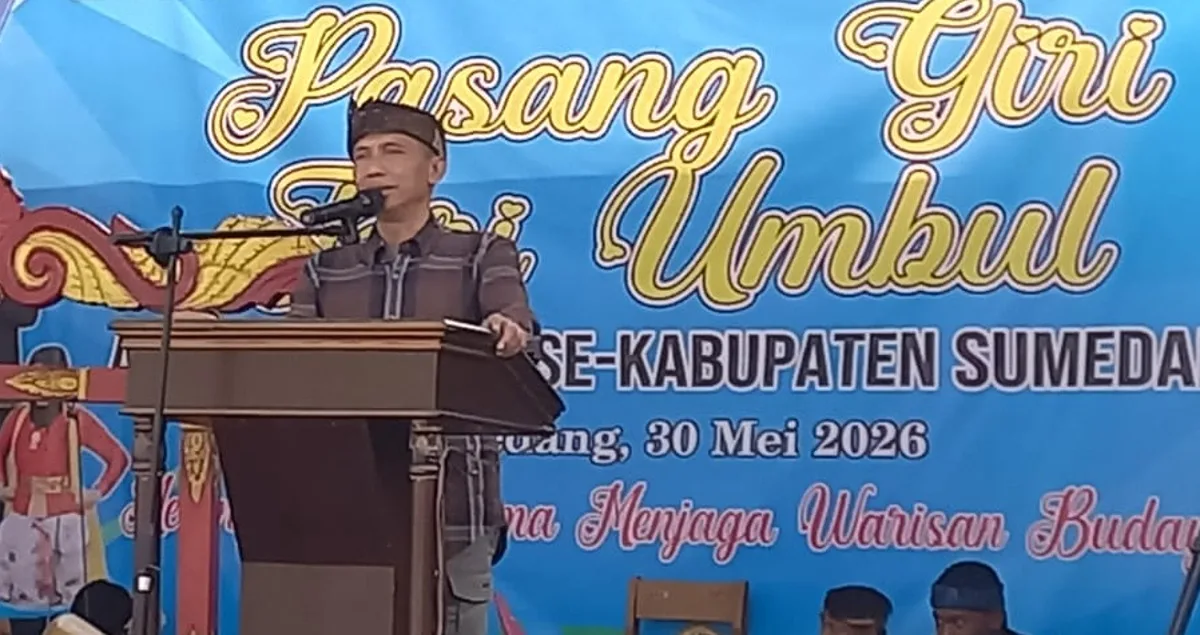 Pembukaan Pasanggiri Tari Umbul Sumedang 2026 oleh Kabid Kebudayaan, Disparbudpora Sumedang.