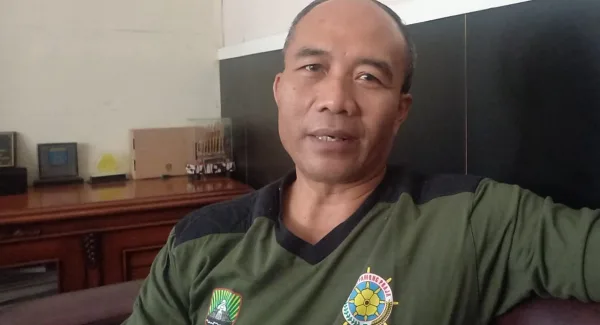 Sekretaris Satpol PP Kabupaten Sumedang, Deni Hanafiah saat di jumpai di ruang kerjanya