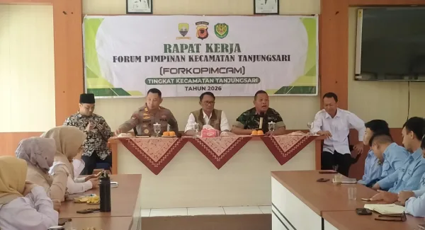Rapat Kerja Forkopimcam Tanjungsari terkait Program Makan Bergizi Gratis dan Pilkades 2026.