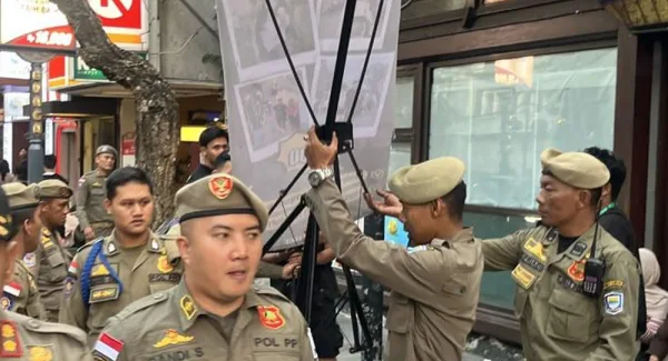 Beautifikasi Bandung, Satpol PP Kota Bandung gencar lakukan penertiban reklame, bando, Videotron dan lainnya yang tidak sesuai peraturan