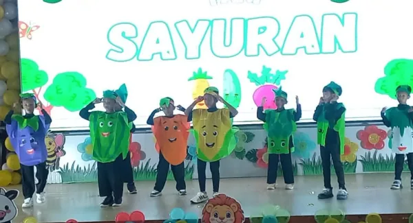 Anak didikan Yayasan RA Ar-Rahman Tahun Pelajaran 2025/2026 sukses menggelar panggung kreativitas bertajuk Graduation & Performance Day pada Minggu (14/6/2026).