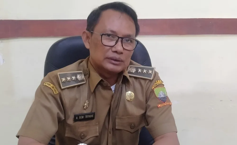 Camat Tanjungsari, Agus Beni Triyadie memaparkan kesiapan menghimpun pelaksanaan Pilkades Serentak di Sumedang 2026