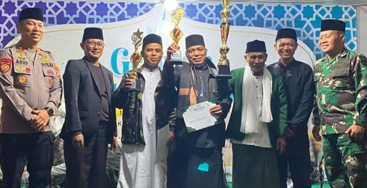 Forkopimcam Tanjungsari bersama panitia Pawai Obor memperingati Tahun Baru Islam 1448 H bersama para pemenang