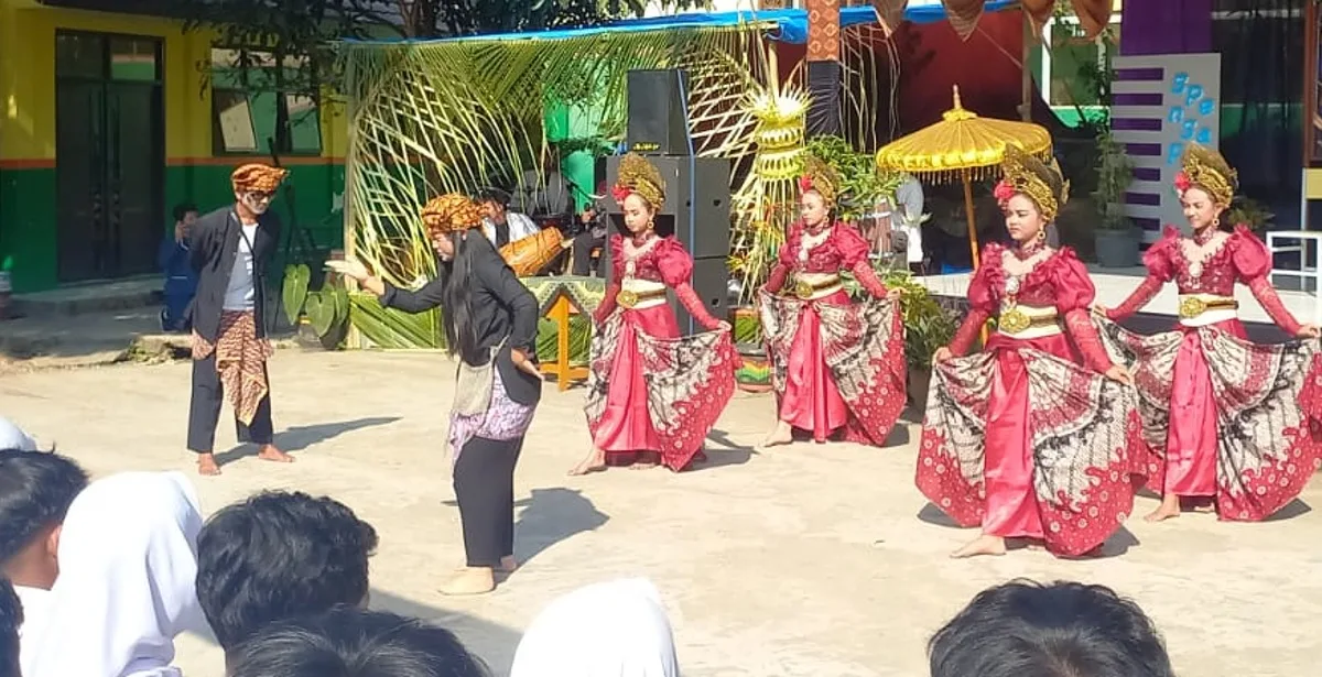 Pelepasan Siswa SMP Negeri 1 Paseh bertajuk “The First & Never Die SMP Negeri 1 Paseh 2026 Generation – Dulu, Kini & Nanti”