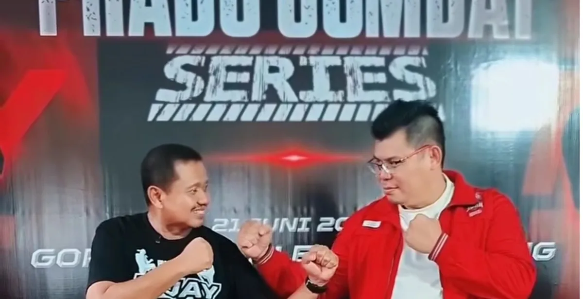 Momen hangat Chris John bersama Bupati Sumedang Dony Ahmad Munir disela-sela pembukaan Prabu Combat Series 2026 GOR Tadjimalela