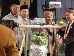 Melawan Keterbatasan Anggaran, Warga Haurngombong Sumedang Sukses Gelar Milangkala ke-44