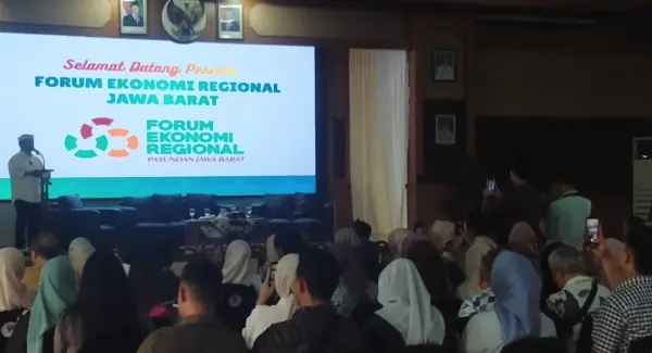 Sekda Provinsi Jawa Barat, Herman Suryatman dalam acara Forum Ekonomi Regional Jawa Barat di Sumedang