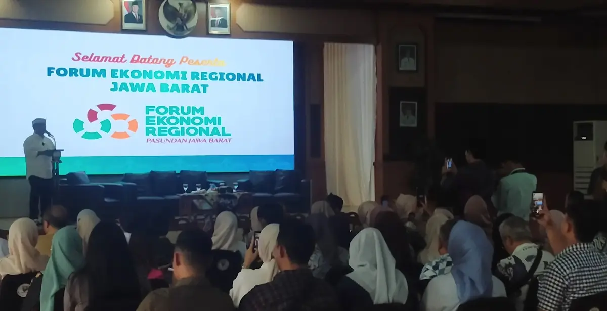 Sekda Provinsi Jawa Barat, Herman Suryatman dalam acara Forum Ekonomi Regional Jawa Barat di Sumedang