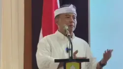 Sekda Jabar Herman Suryatman memberikan sambutan dalam Forum Ekonomi Regional di Aula Tampomas Sumedang