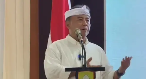 Sekda Jabar Herman Suryatman memberikan sambutan dalam Forum Ekonomi Regional di Aula Tampomas Sumedang