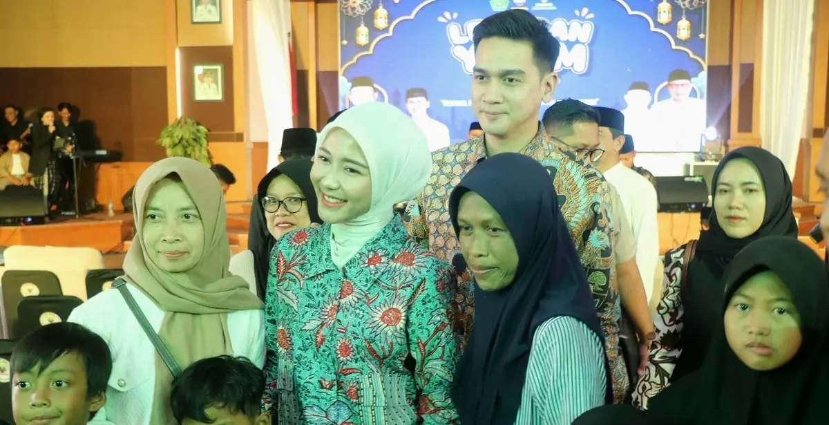 Wakil Bupati Sumedang, M. Fajar Aldila membagikan momen kebahagiaan bersama anak yatim