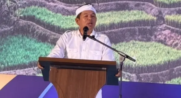 Gubernur Jawa Barat, Dedi Mulyadi saat memberikan sambutan di acara pengukuhan DPC ABPEDNAS Sumedang