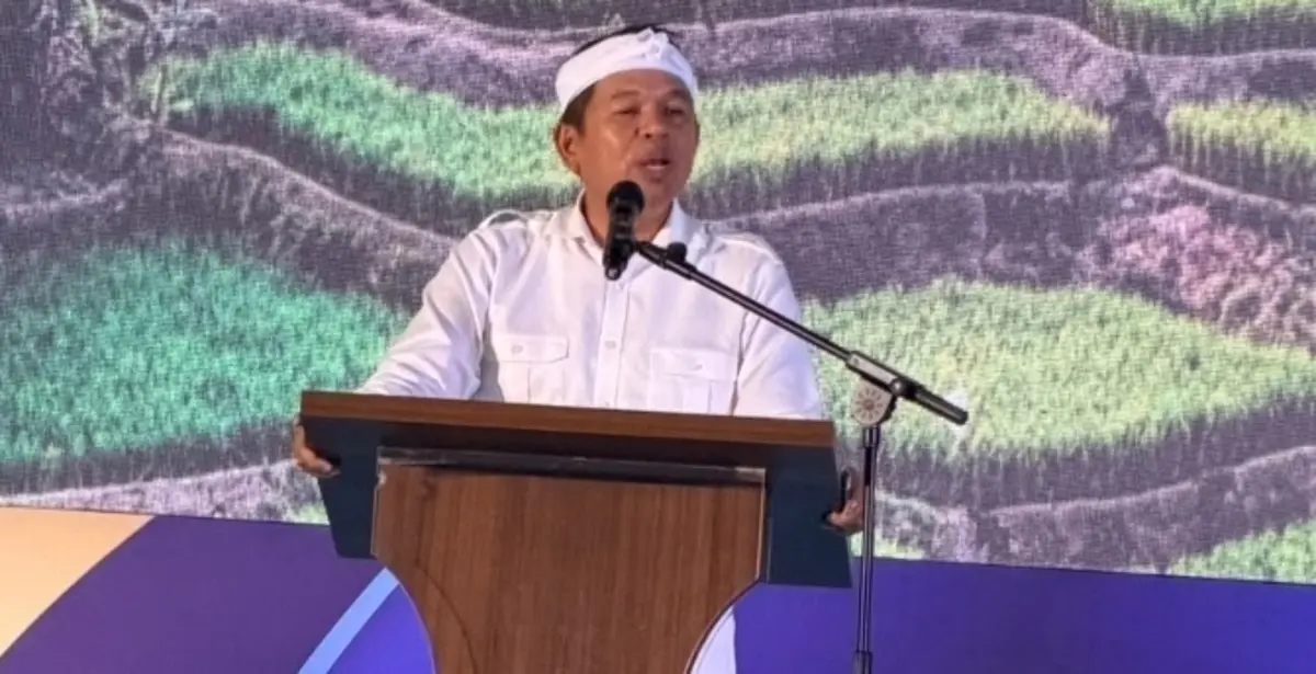 Gubernur Jawa Barat, Dedi Mulyadi saat memberikan sambutan di acara pengukuhan DPC ABPEDNAS Sumedang