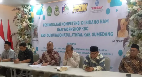 Kepala Kanwil Kementerian HAM Jabar Hasbullah Fudail memberikan materi