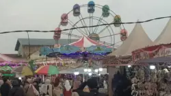 Suasana ramai pengunjung di Pasar Rakyat Lapangan Daya Taruna Jatisari Tanjungsari Sumedang